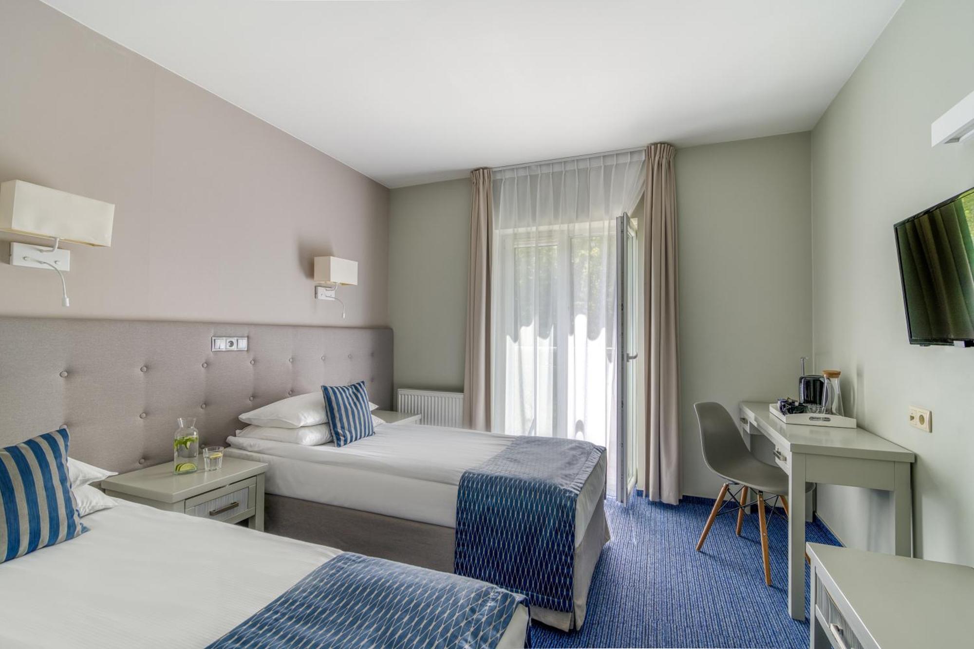 Aqua - Destigo Hotel 3*